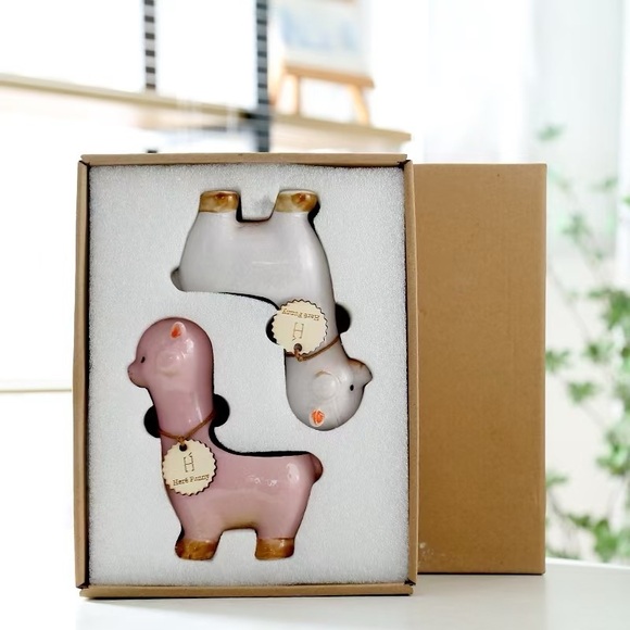 2PCs Ceramic Succulent Planter Pots Mini Liama/Alpaca Design with Gift Box - Picture 6 of 10